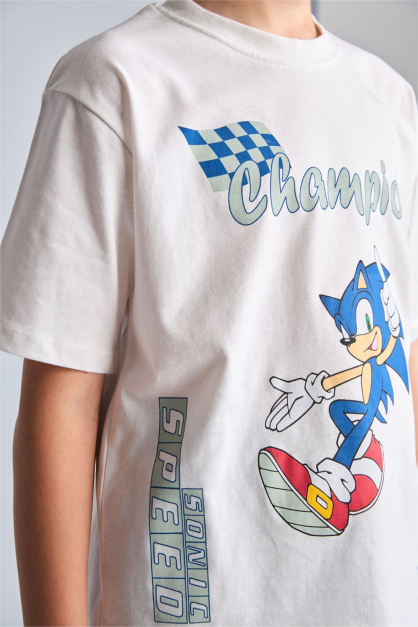 Young Boys - Teen Boys Ecru New Regular Fit Sonic the Hedgehog Short Sleeve T-Shirt