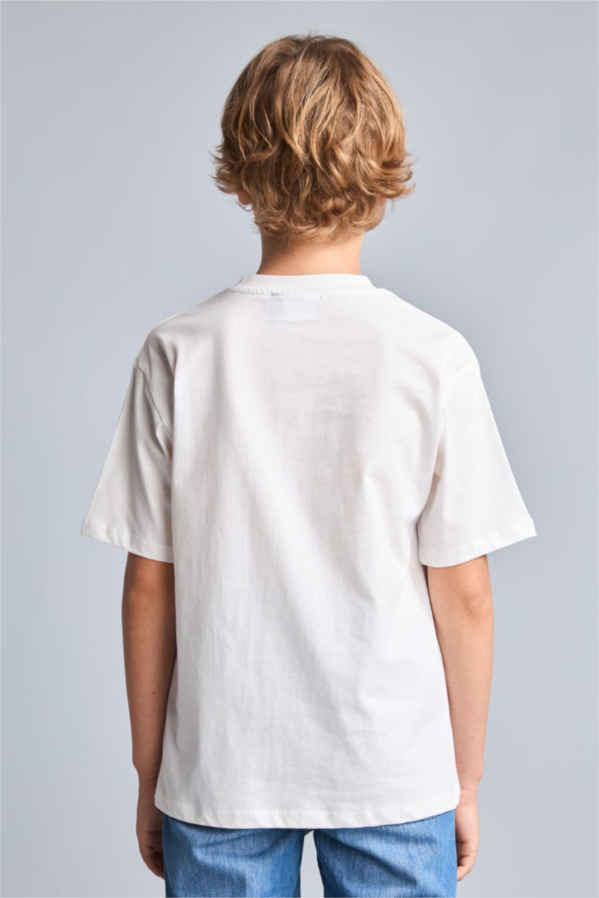 Young Boys - Teen Boys Ecru New Regular Fit Sonic the Hedgehog Short Sleeve T-Shirt
