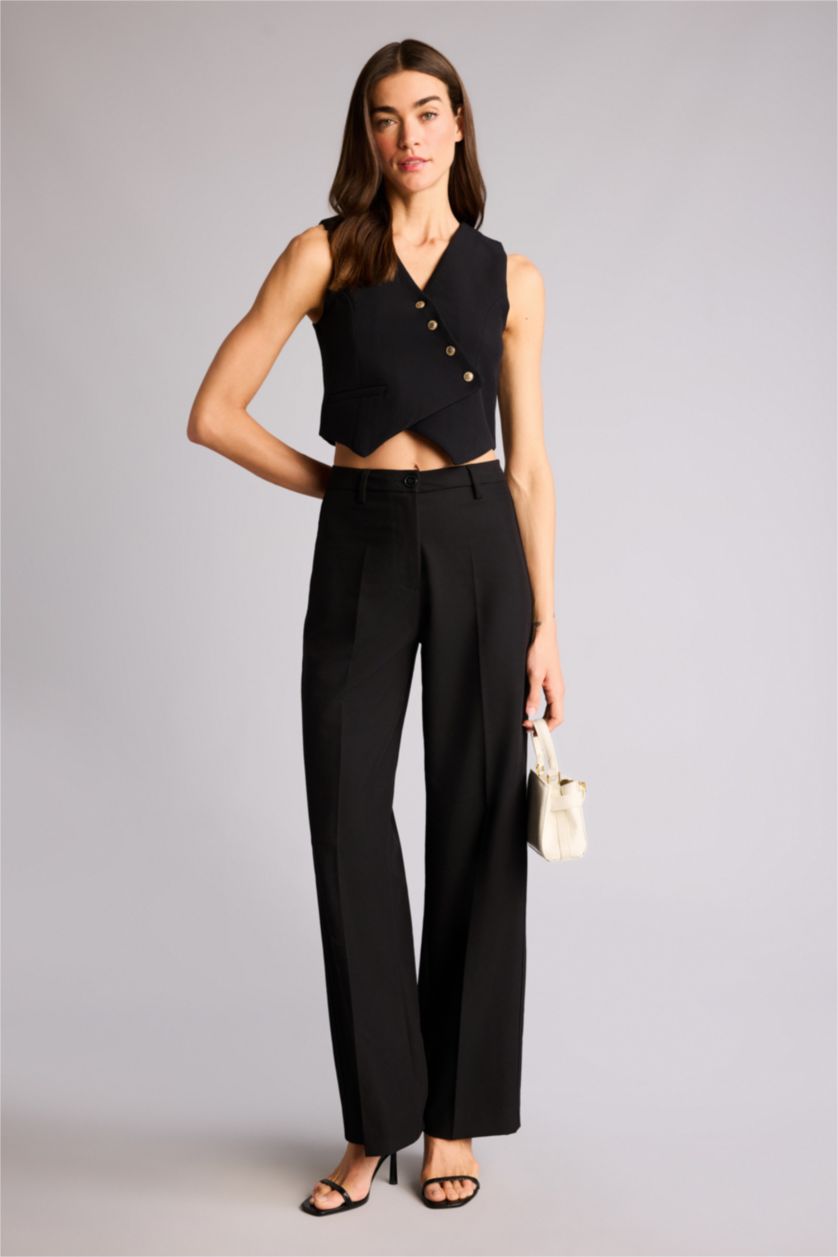 Kadın Siyah Regular Fıt Akışkan Kumaş Yelek