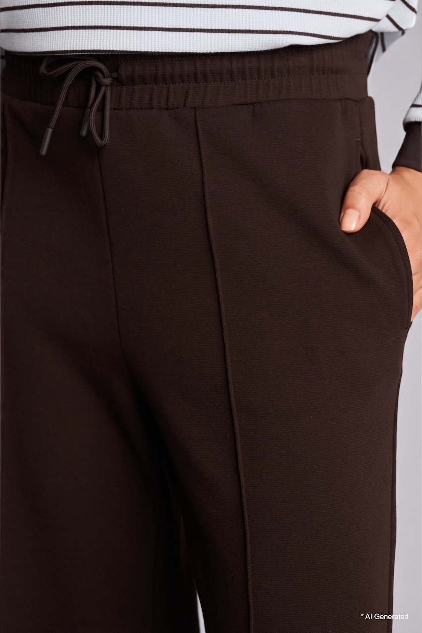 Woman Brown Barrel Fit Wide Leg Pockets Sports Sweatpants