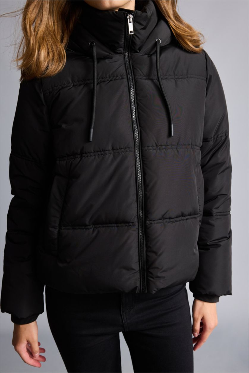 Kadın Siyah Regular Fit Şişme Mont