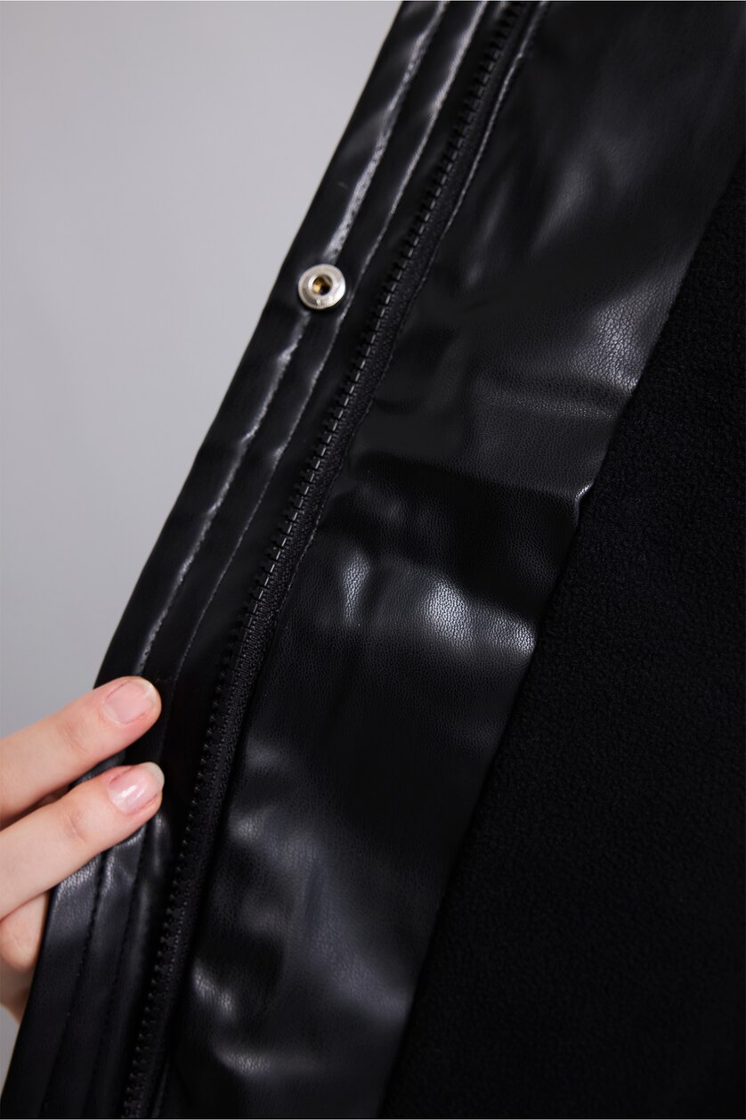 FEMME Noir Veste en similicuir à capuche et poches Coupe régulière
