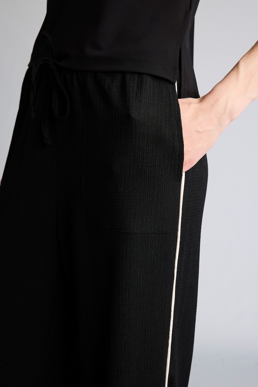 Kadın Siyah Wide Leg Şeritli Krinkıl Pantolon