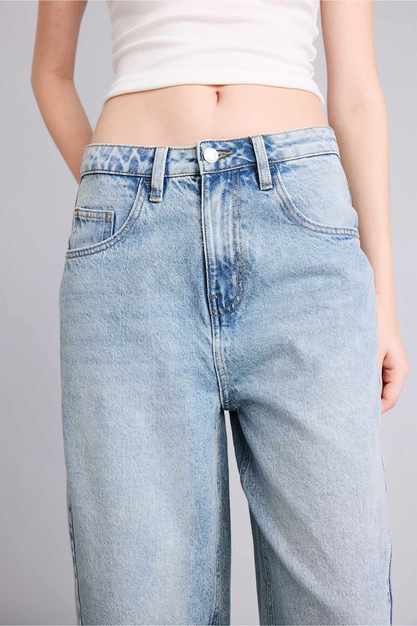 Әйелдерге Жеңіл Индиго Barrel Fit джинсы