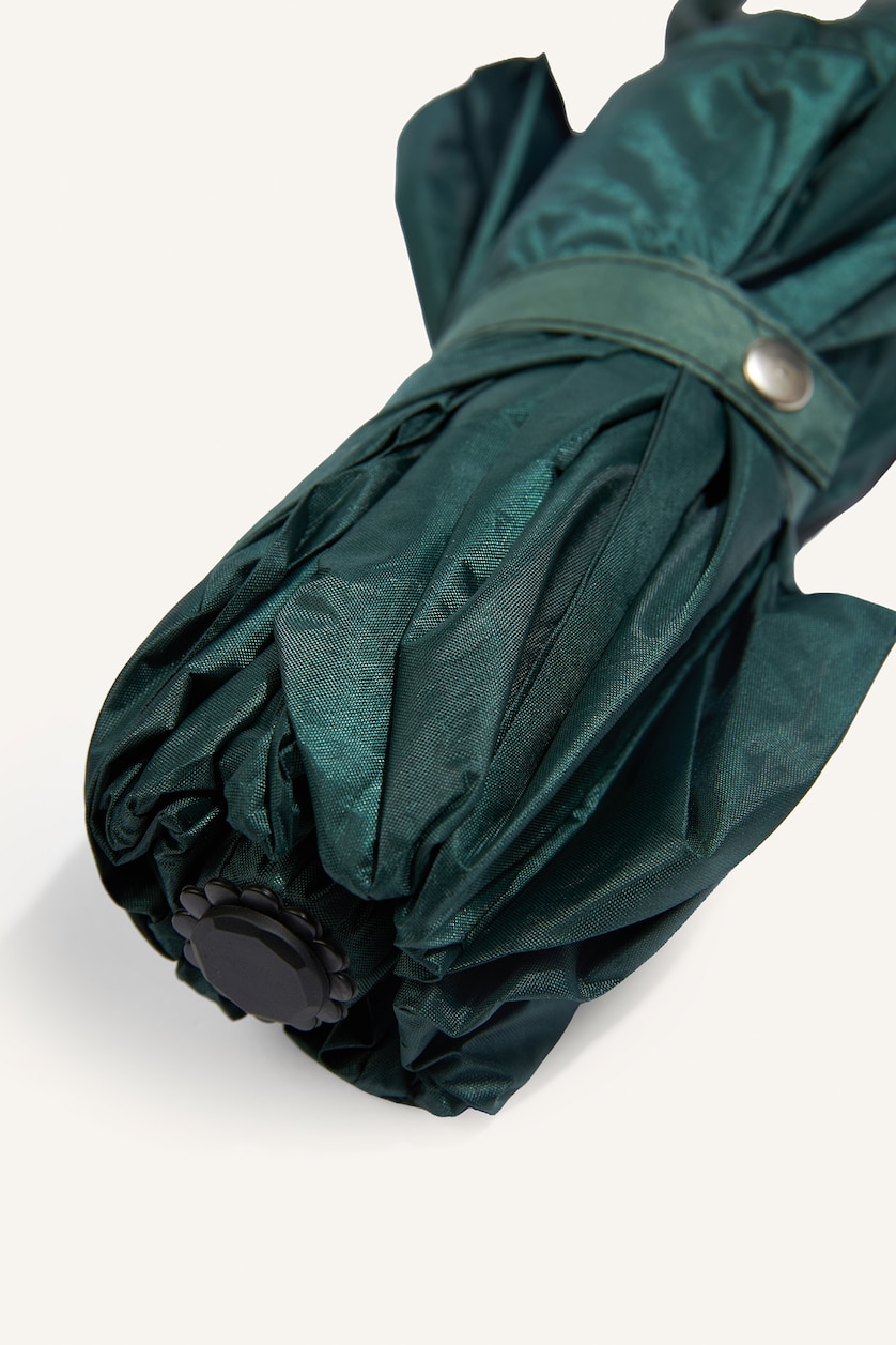 Men Green Umbrella