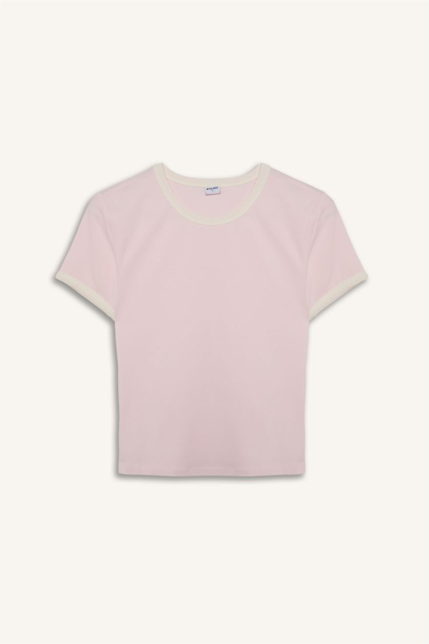Kadın Açık Pembe Slim Fit Kısa Kollu Tişört