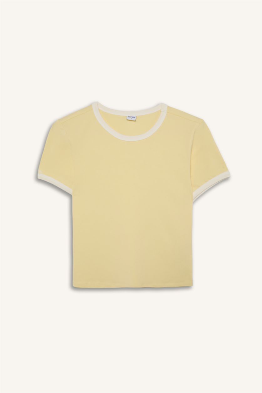 Kadın Açık Sarı Slim Fit Kısa Kollu Tişört