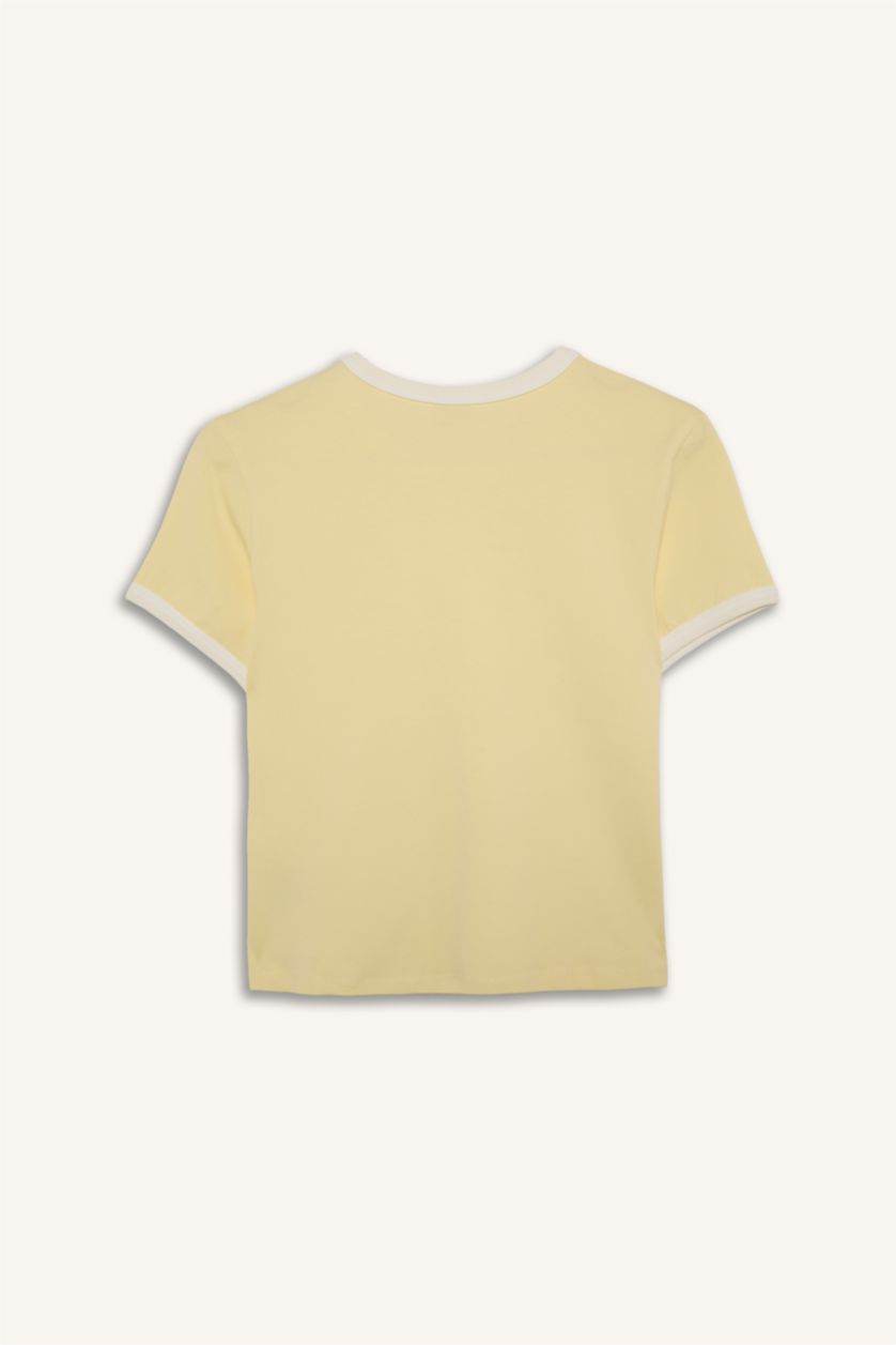 Kadın Açık Sarı Slim Fit Kısa Kollu Tişört