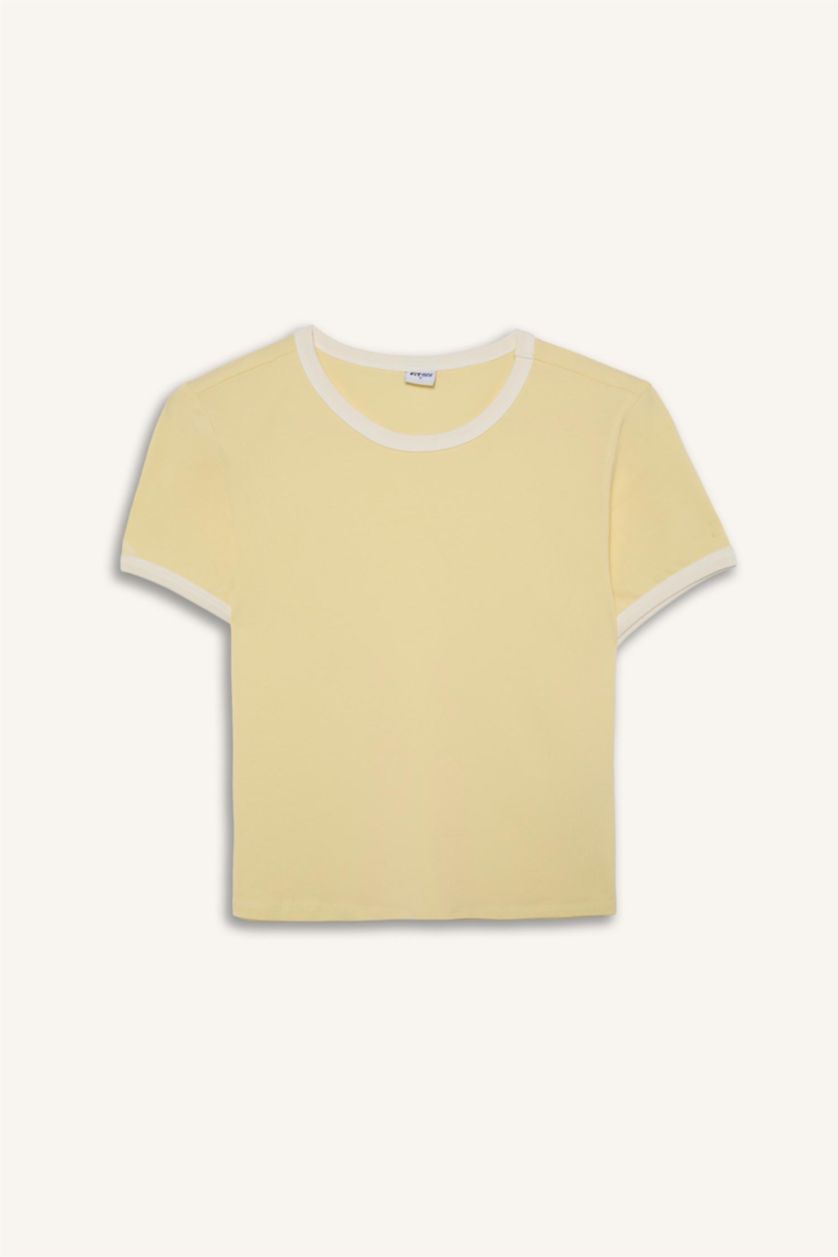 Woman Light Yellow Slim Fit Short Sleeve T-Shirt