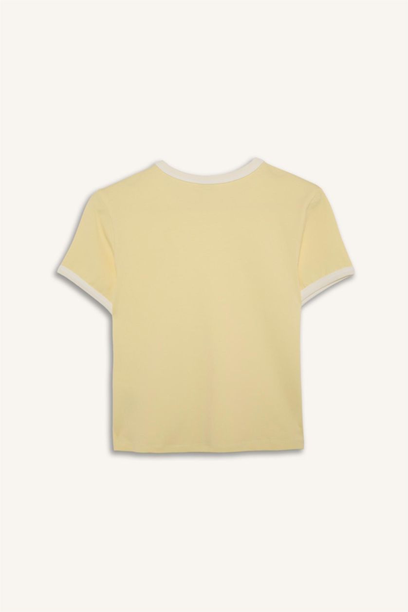 Woman Light Yellow Slim Fit Short Sleeve T-Shirt