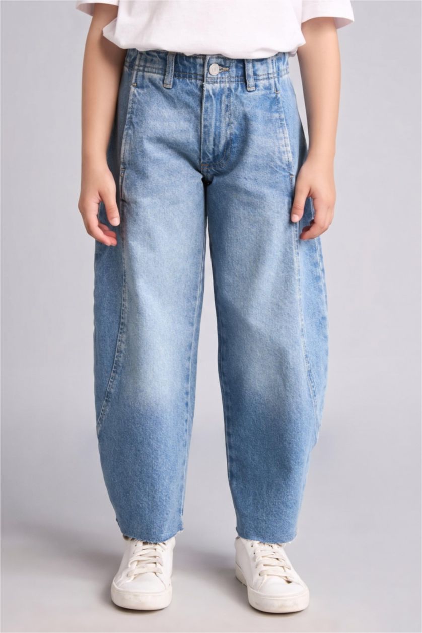 Young Girls - Teen Girls Blue Jeans