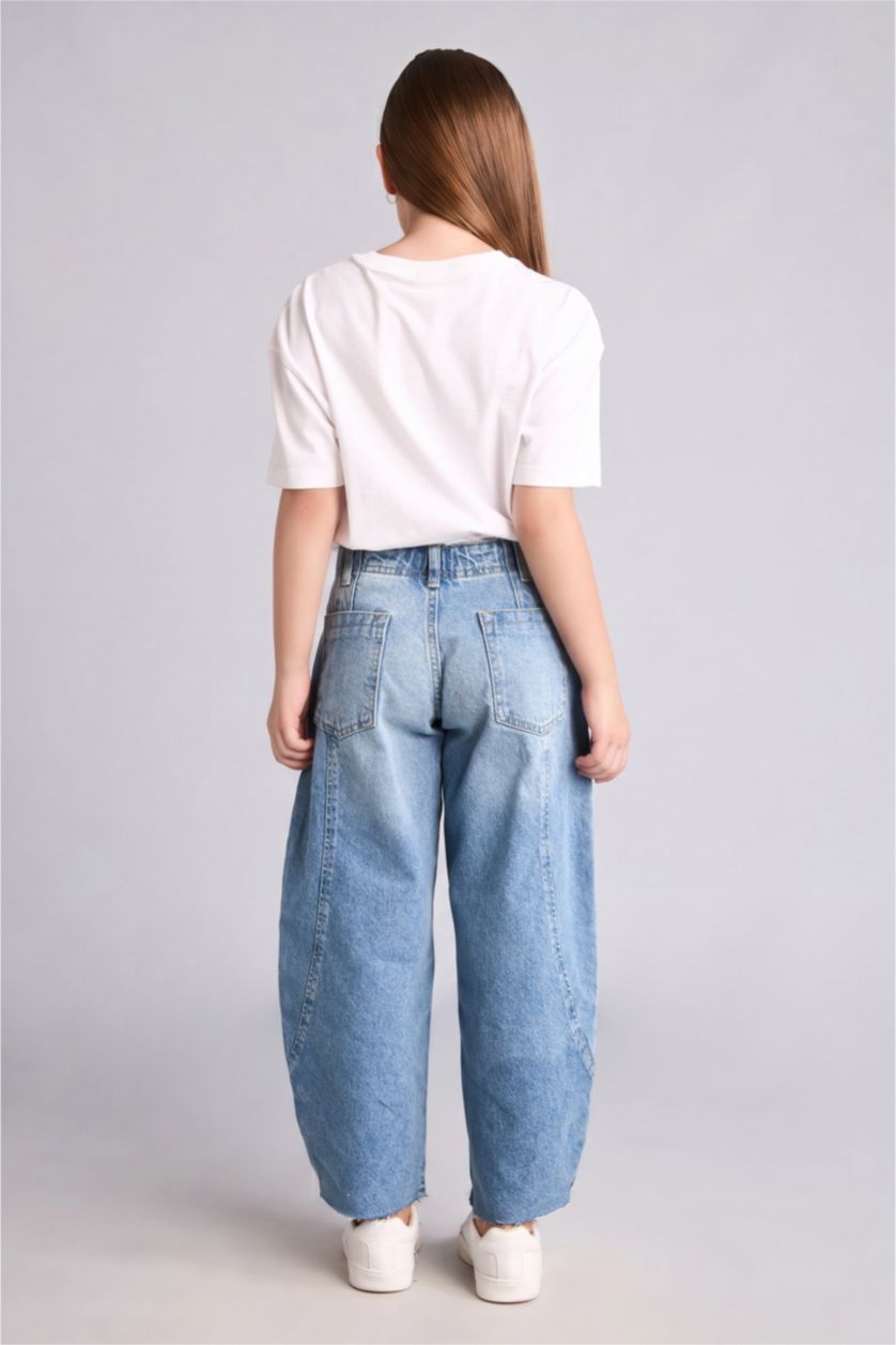 Young Girls - Teen Girls Blue Jeans