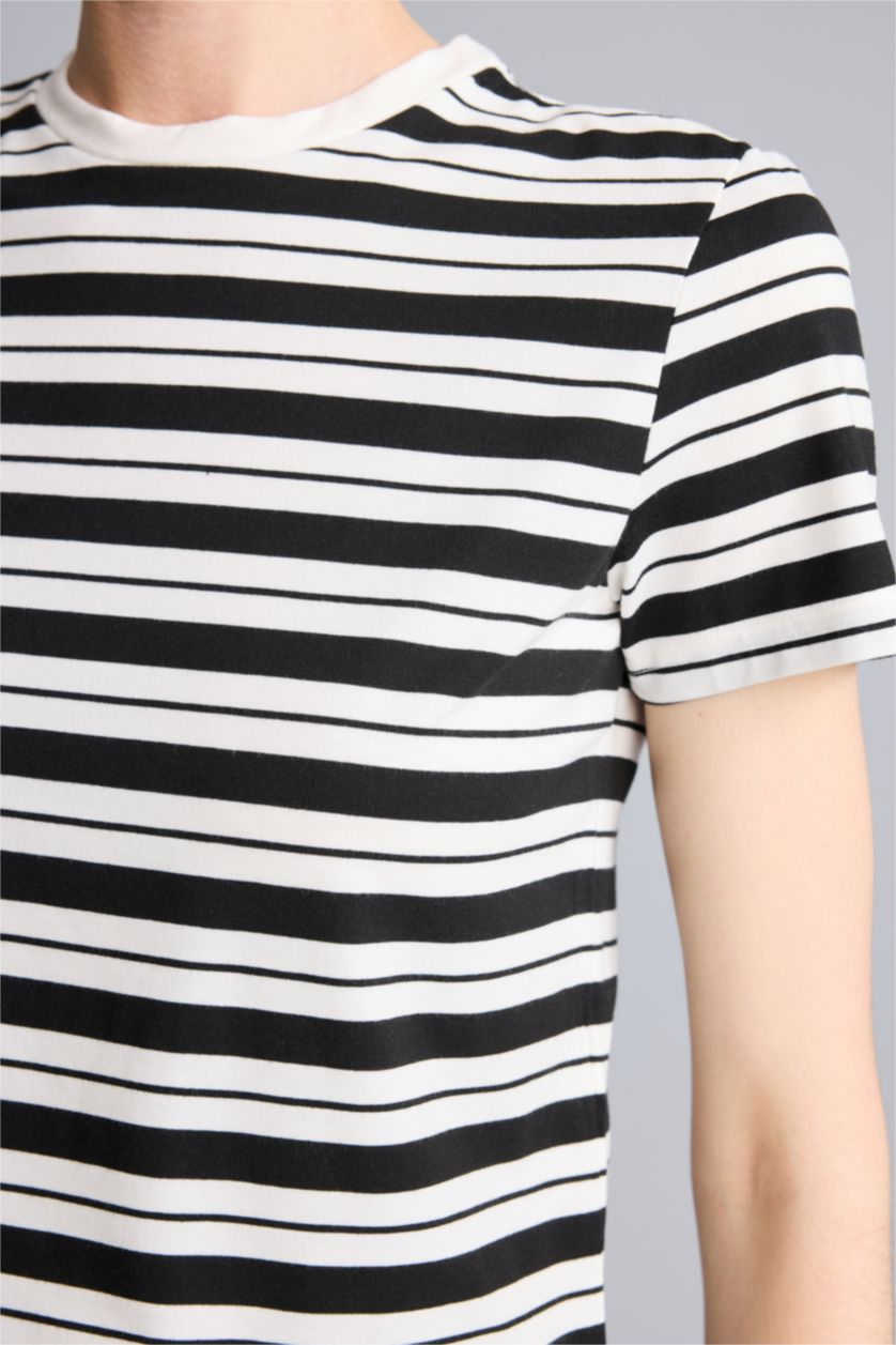 Kadın Siyah Slim Fit Çizgili Tişört