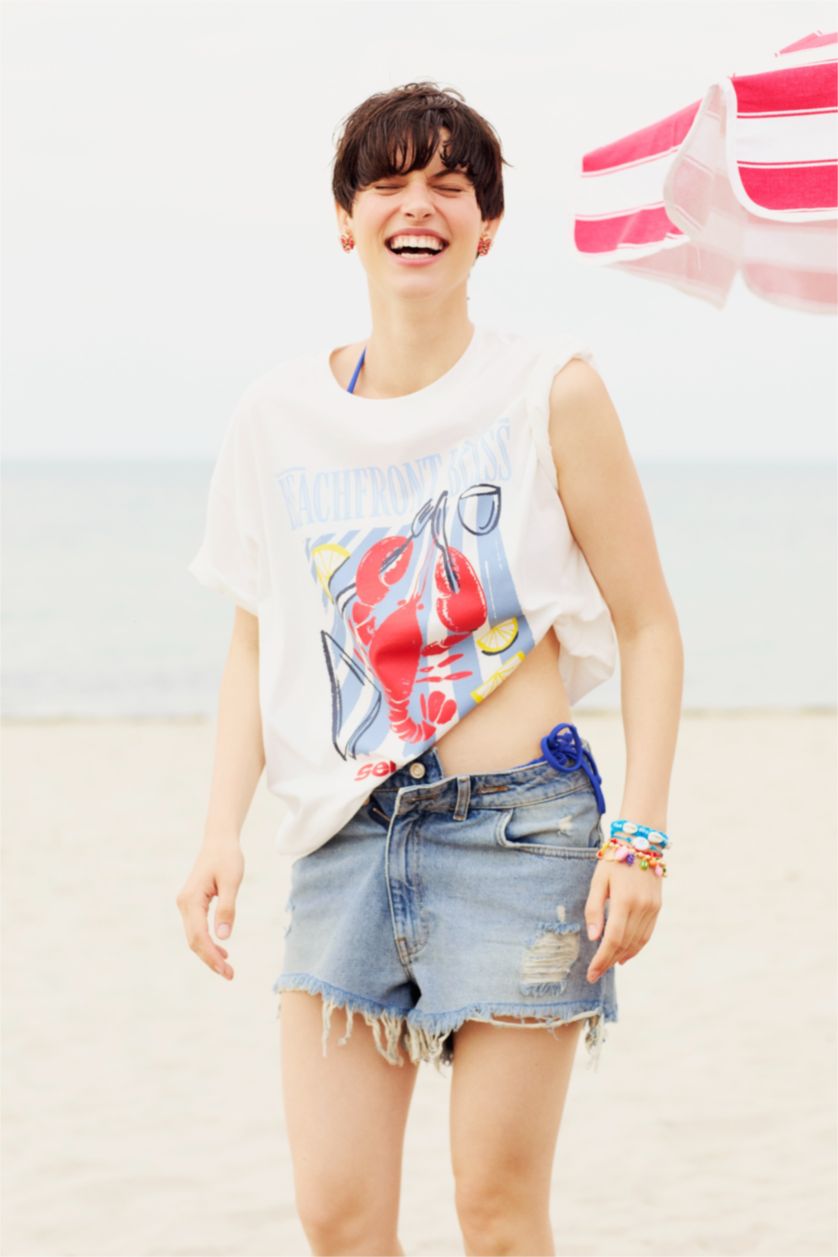 WOMAN White Oversize Crew Neck Printed White T-Shirt