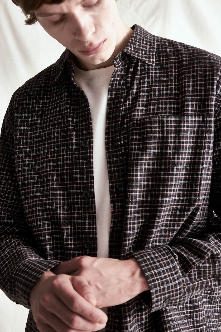 MESHKUJ Black Flanel Long Sleeve Shirt