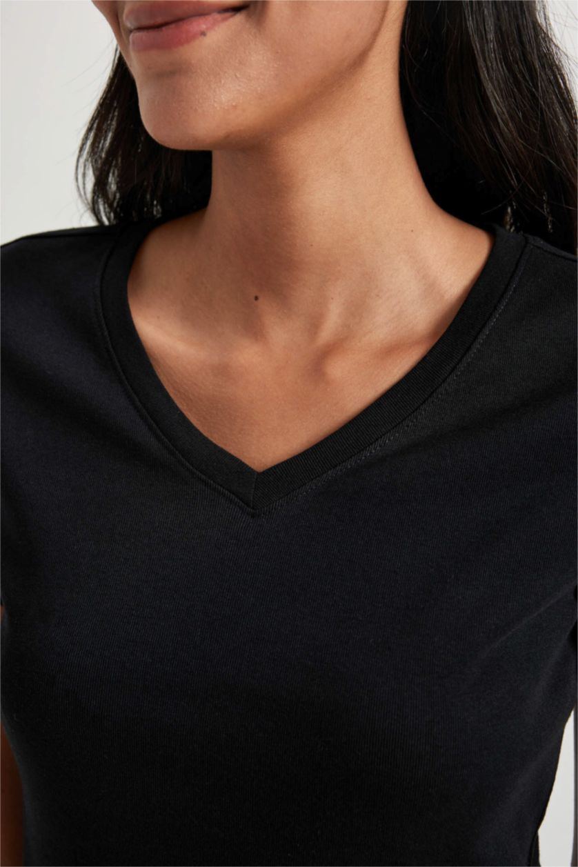 حريمي أسود تيشيرت بيزك نص كم قطن سليم فيت بياقة V