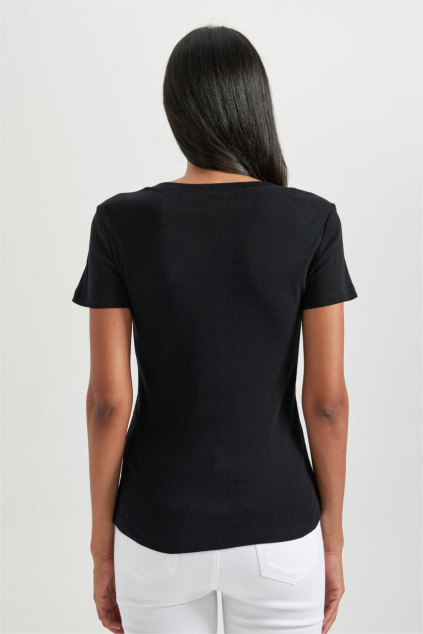 حريمي أسود تيشيرت بيزك نص كم قطن سليم فيت بياقة V