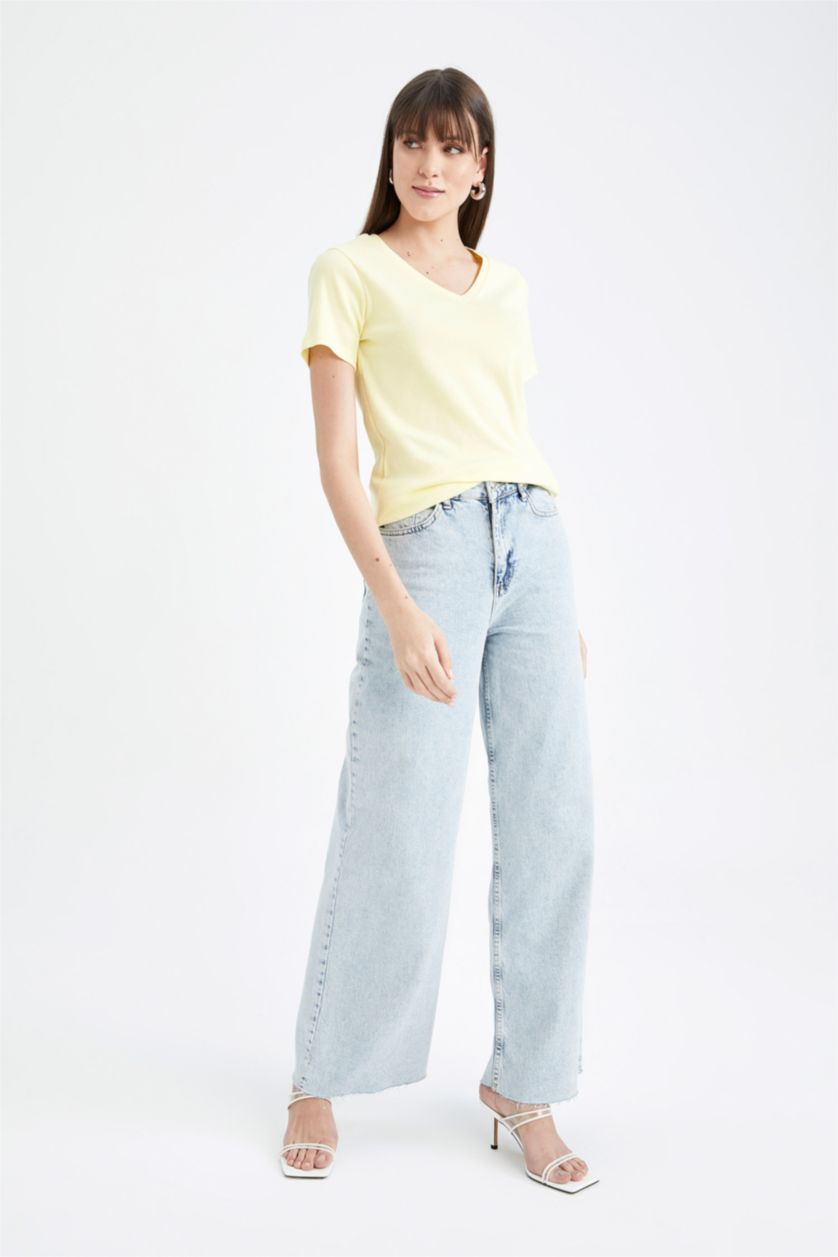 Kadın Açık Sarı Slim Fit Dar Kesim V Yaka Ribana Basic Düz %100 Pamuk Kısa Kollu Tişört