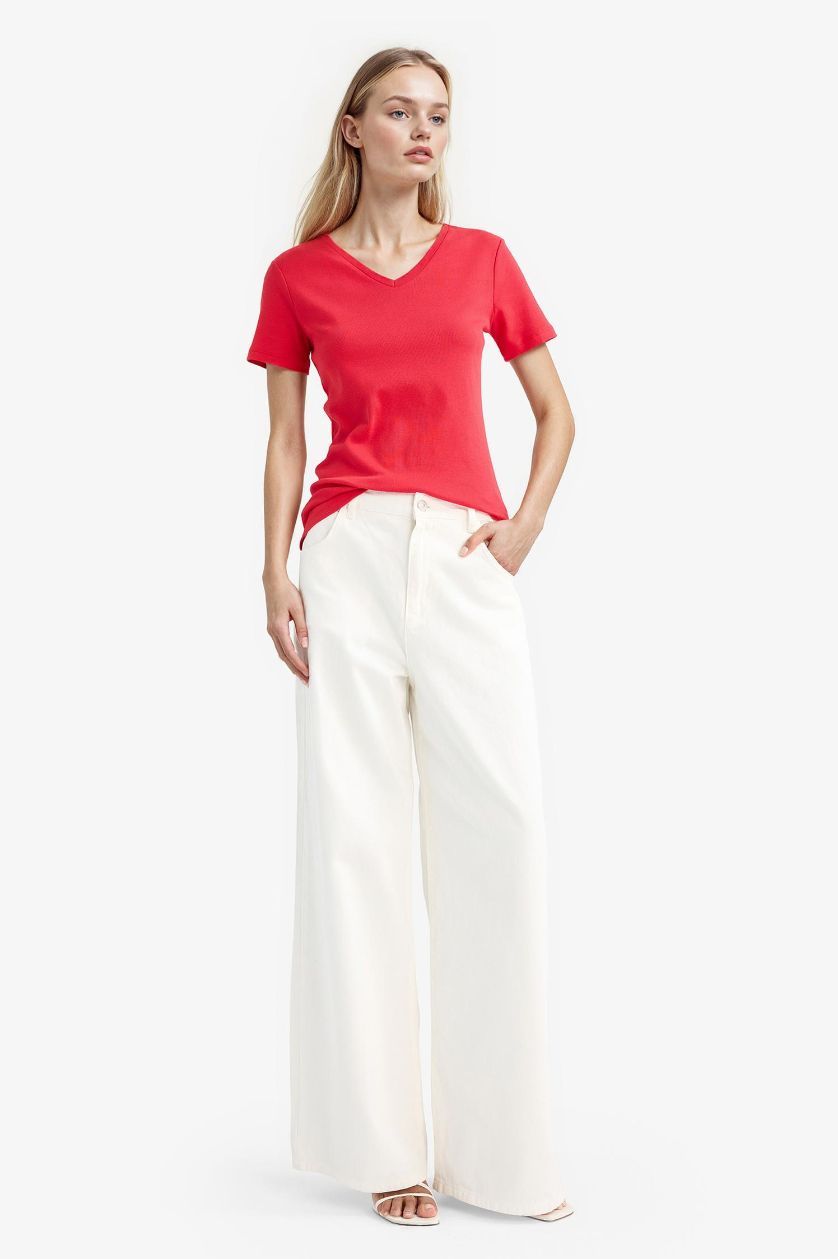 Woman Red Slim Fit V-Neck Basic T-Shirt