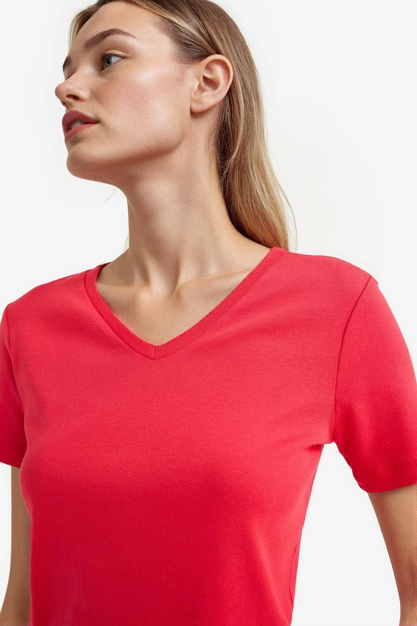 Woman Red Slim Fit V-Neck Basic T-Shirt