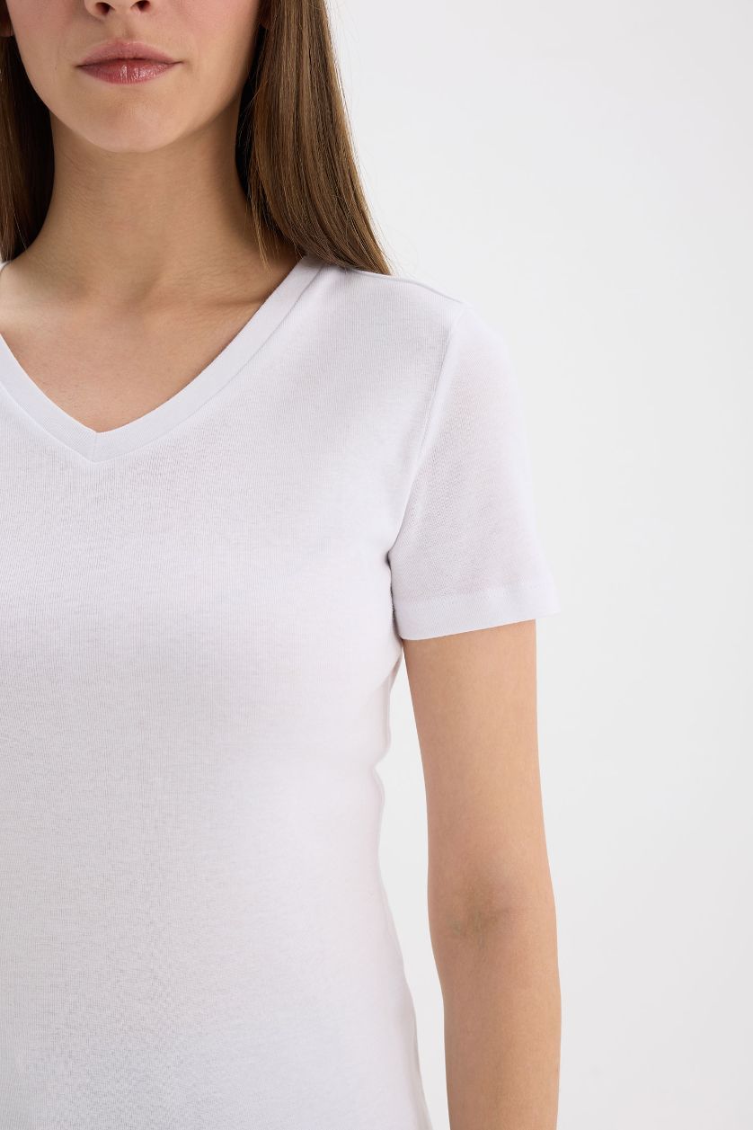 Woman White Slim Fit V-Neck Ribana Short Sleeve T-Shirt