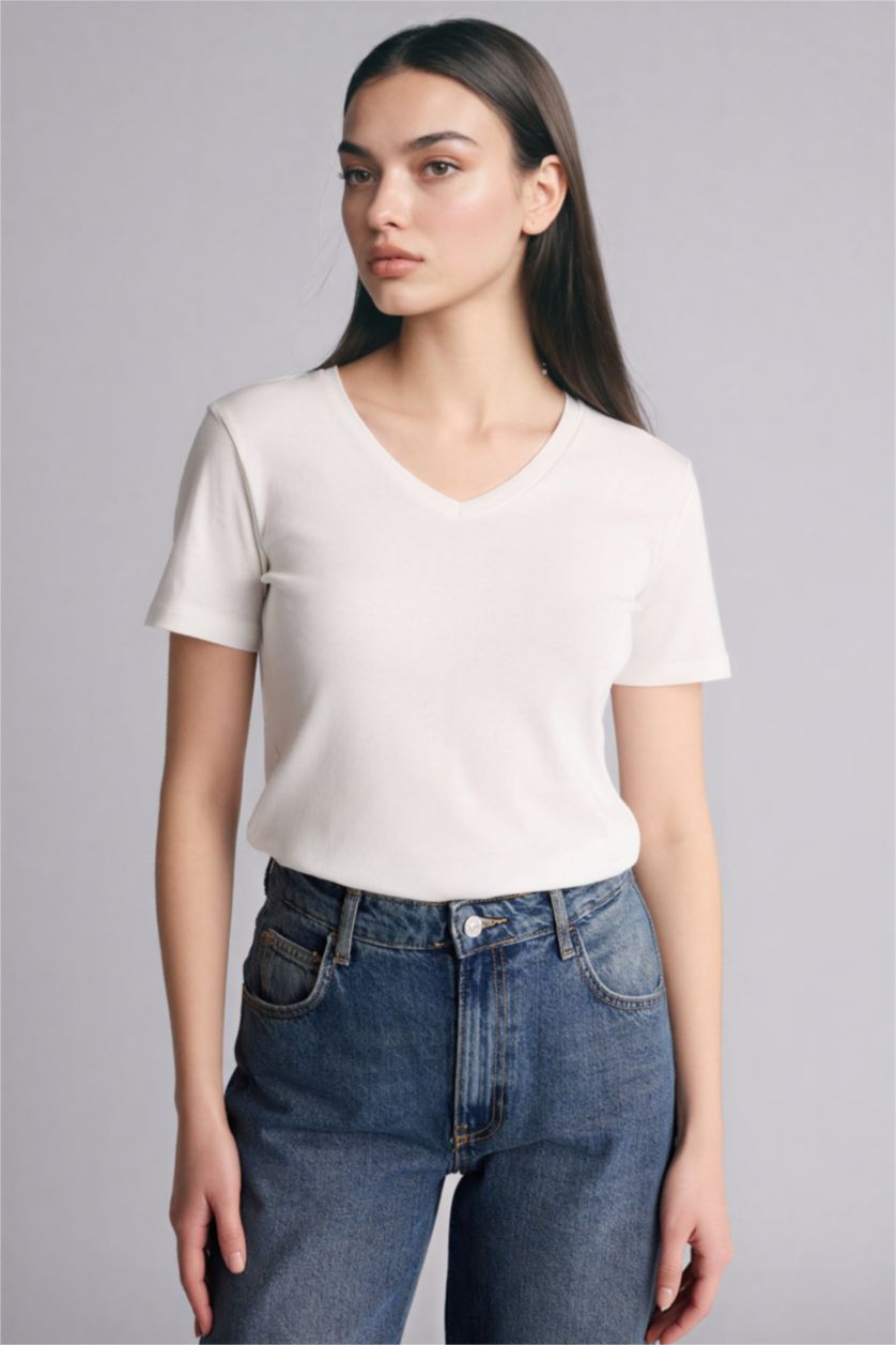 Woman Ecru تيشيرت نص ردن سليم فيت سليم فيت وياخة V