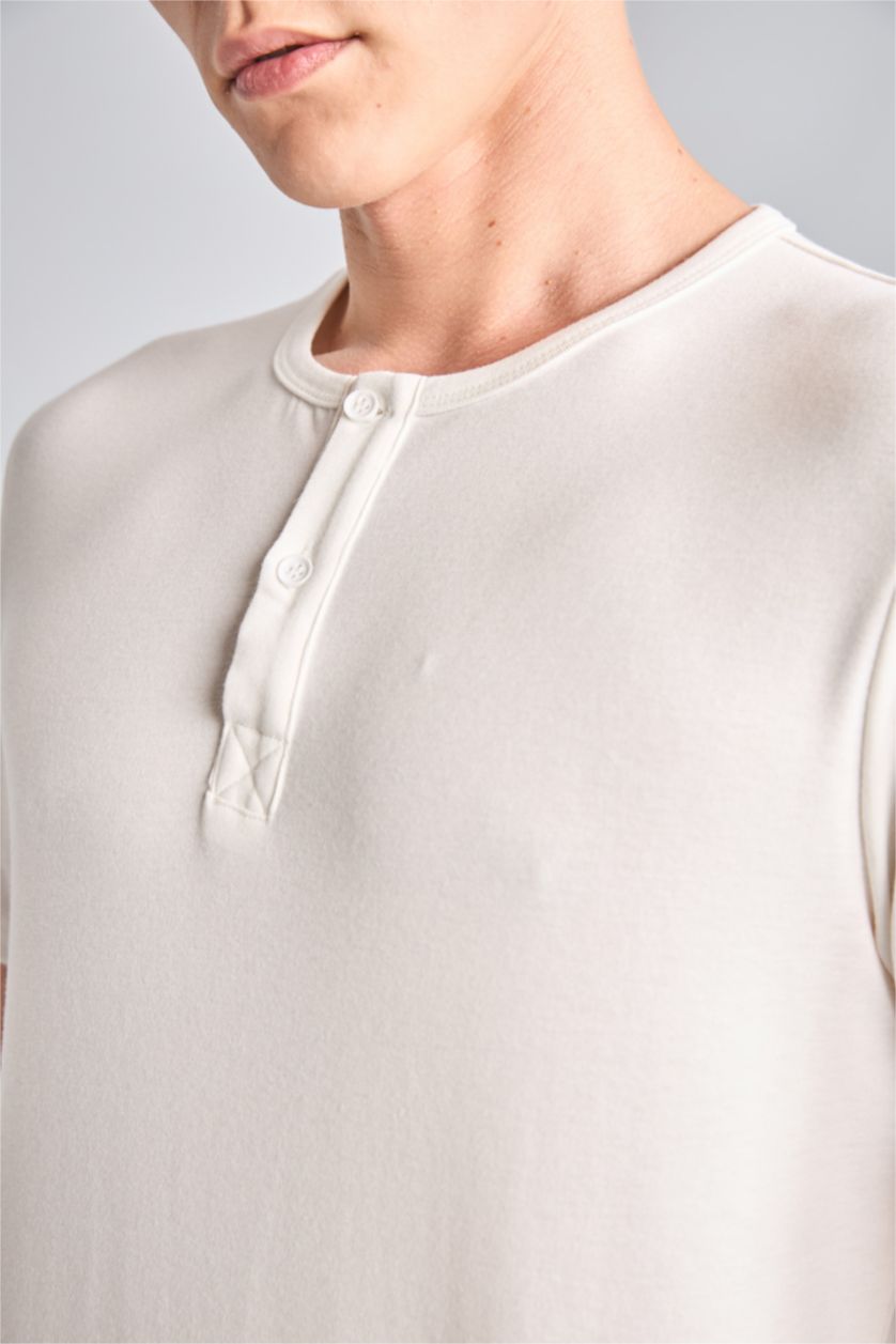 Erkek Beyaz Slim Fit Kısa Kollu Tişört