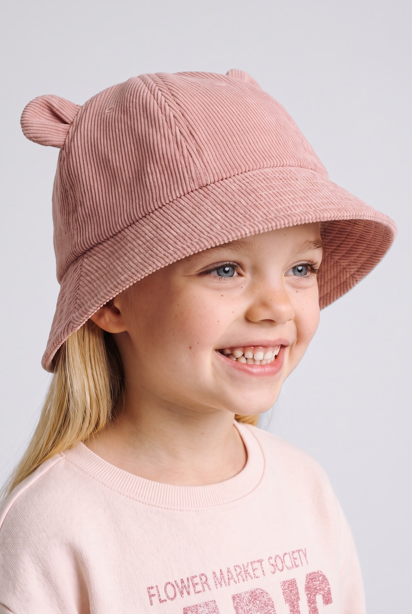 Kız Bebek Açık Pembe Kulak Aplikeli Kadife Şapka Kız Bebek