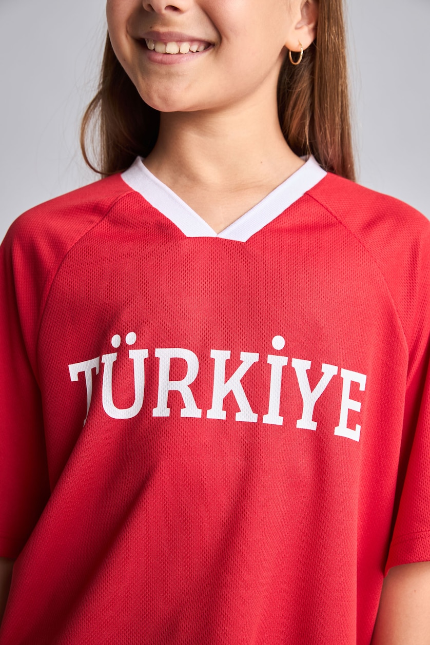Kız Çocuk - Genç Kız Kırmızı V Yaka Türkiye Baskılı Tişört Kız Çocuk