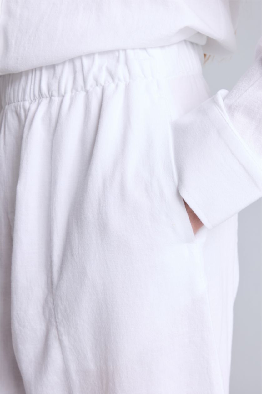 Woman White Barrel Fit Elastic Waist Linen Blend White Trousers