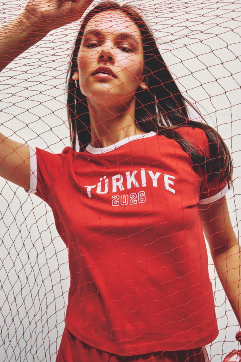 Kadın Kırmızı Slim Fit Türkiye Baskılı Tişört