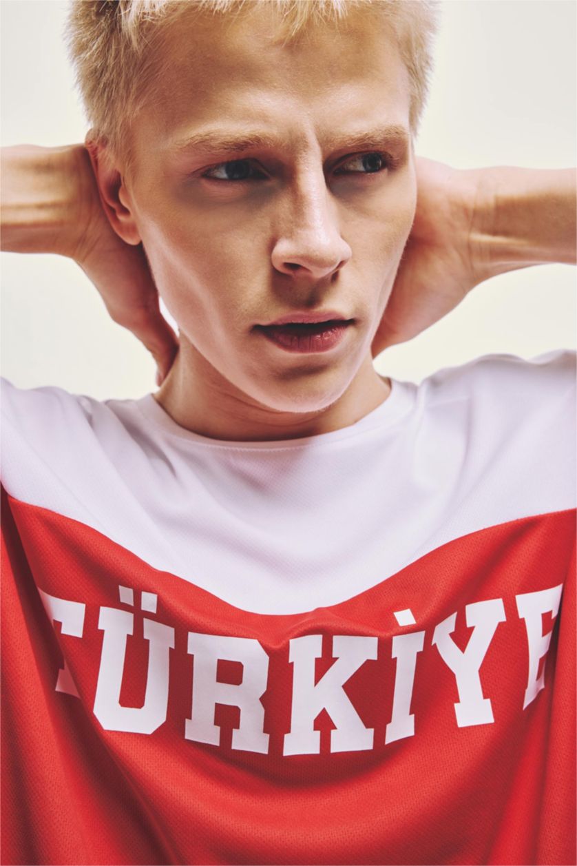 Men Red Boxy Fit Short Sleeve T-Shirt