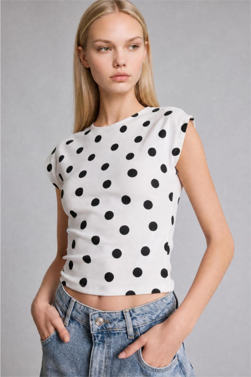 Kadın Ekru Slim Fit Kısa Kollu Ribana Puantiyeli Tişört