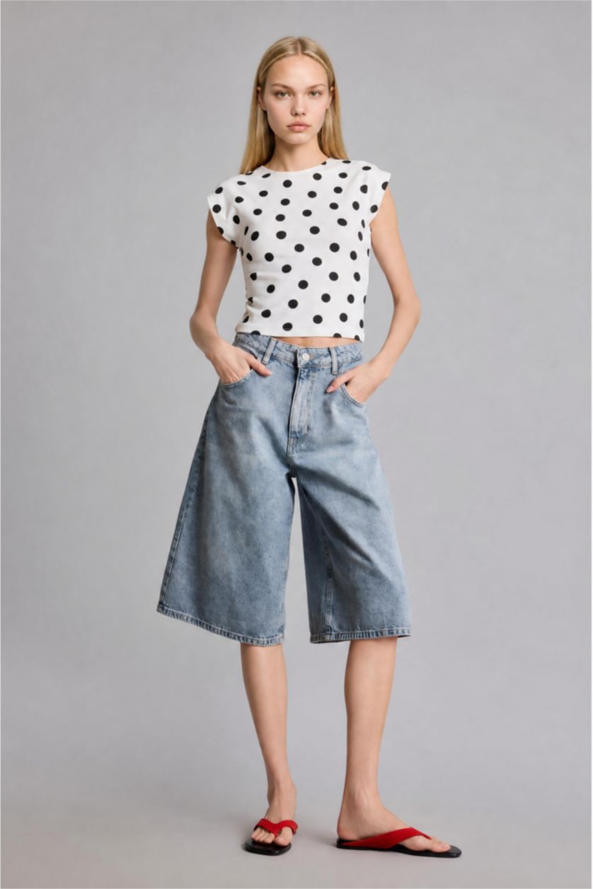 Kadın Ekru Slim Fit Kısa Kollu Ribana Puantiyeli Tişört