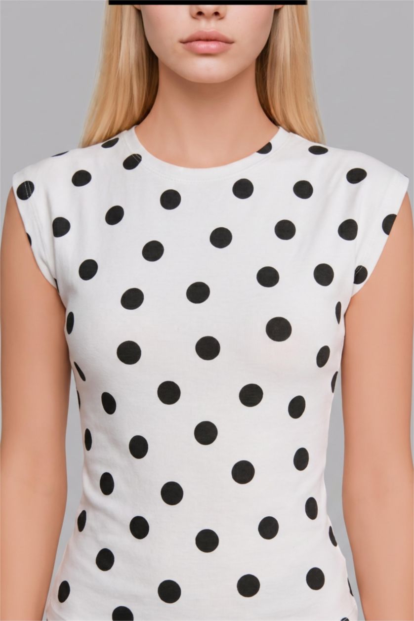 Kadın Ekru Slim Fit Kısa Kollu Ribana Puantiyeli Tişört