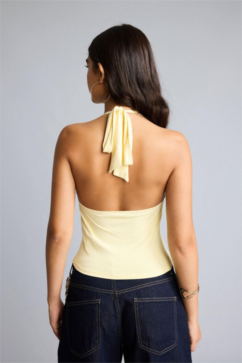 WOMAN Yellow تانك توب اصفر سليم فيت بياقة V