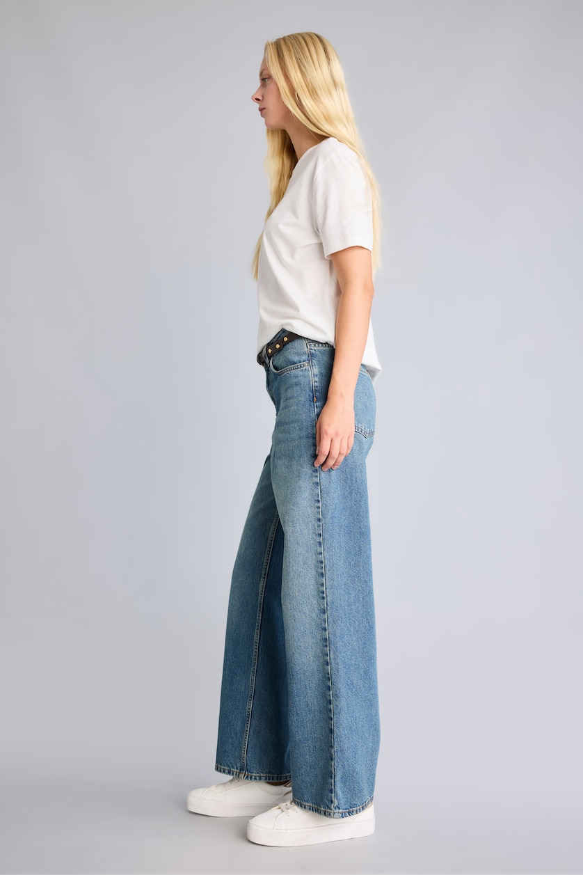 Woman Blue Straight Fit Trousers