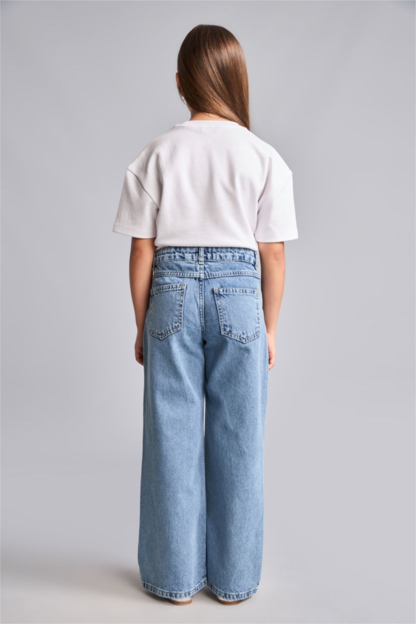 Young Girls - Teen Girls Blue Jeans