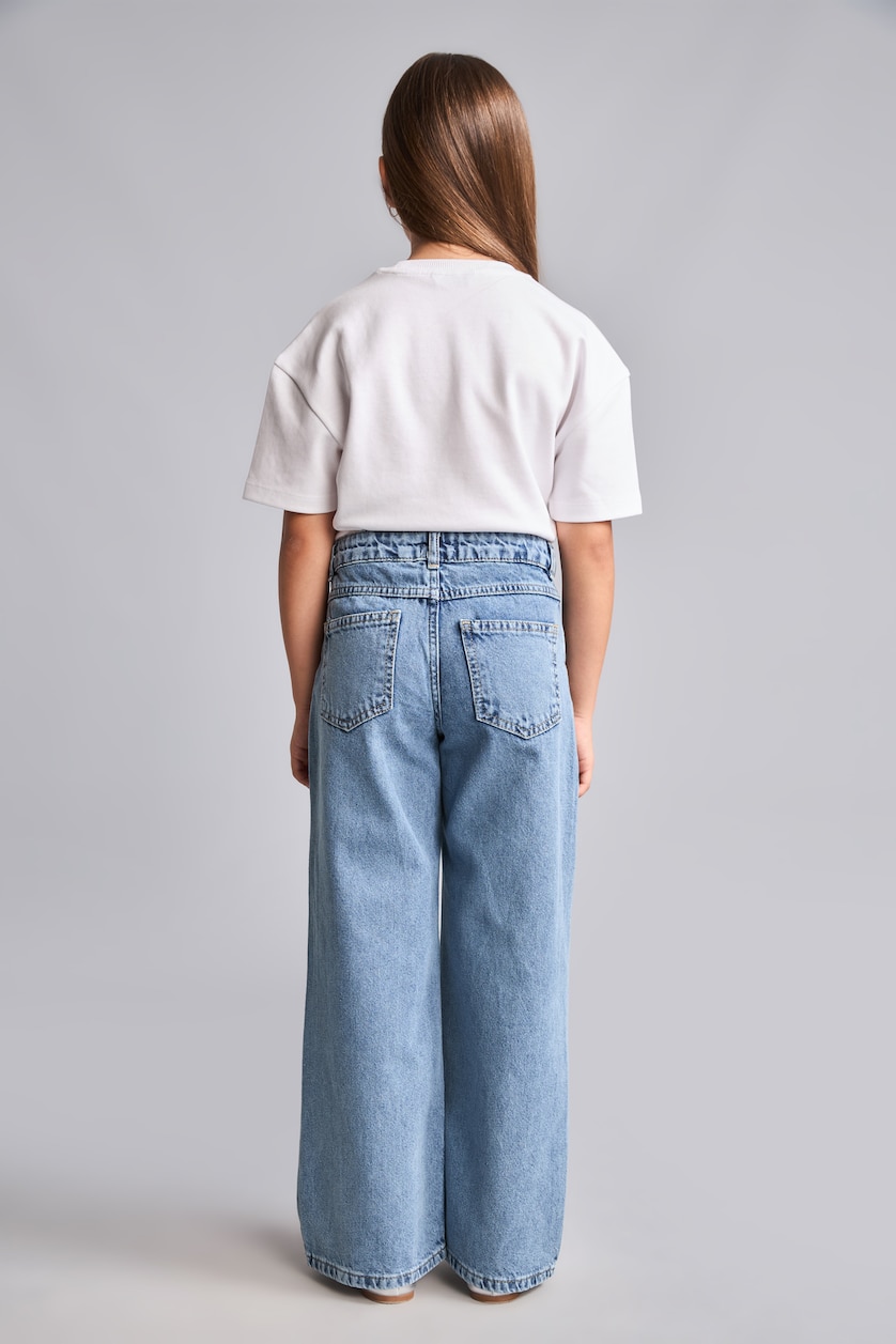 Young Girls - Teen Girls Blue Jeans