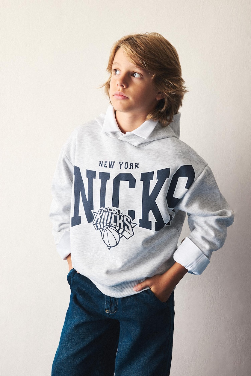 BOYS & TEENS Light Grey Melange Regular Fit NBA New York Knicks Licensed Hooded Sweatshirt