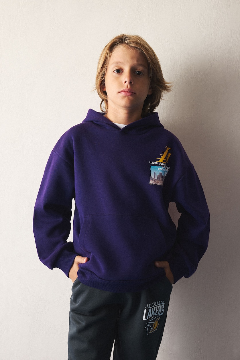 BOYS & TEENS Dark Purple Regular Fit NBA Los Angeles Lakers Licensed Crew Neck Sweatshirt