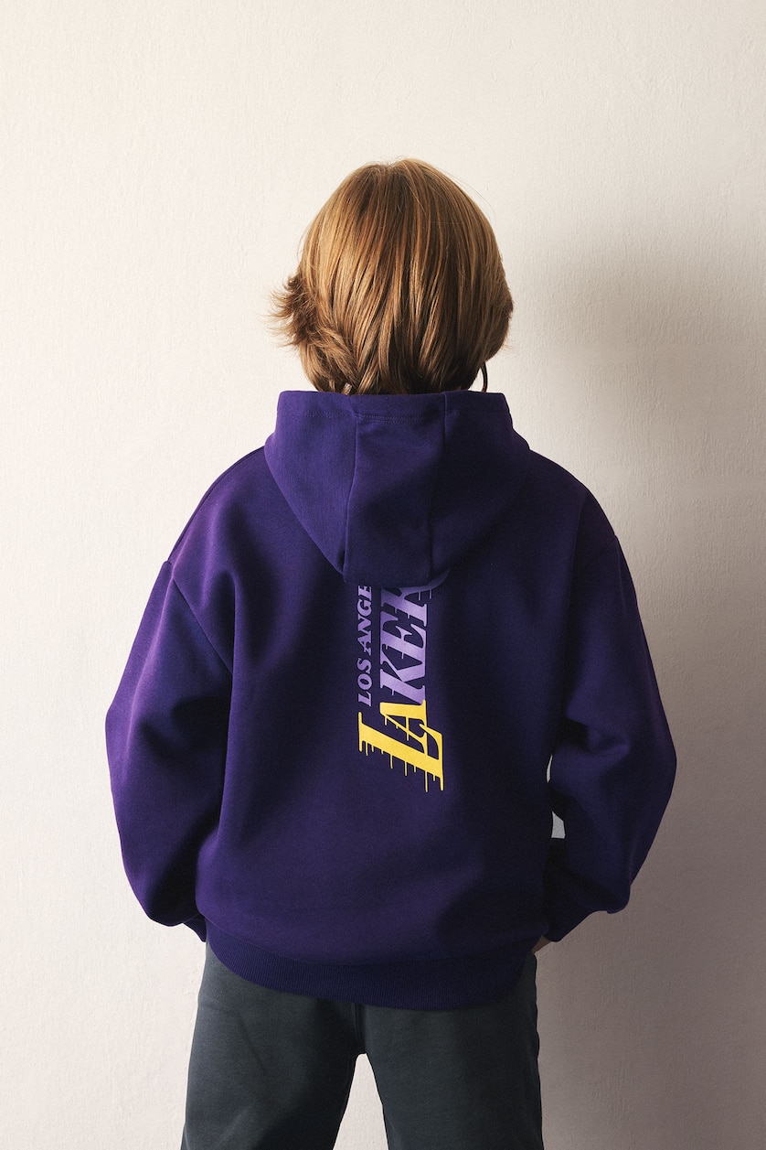 BOYS & TEENS Dark Purple Regular Fit NBA Los Angeles Lakers Licensed Crew Neck Sweatshirt