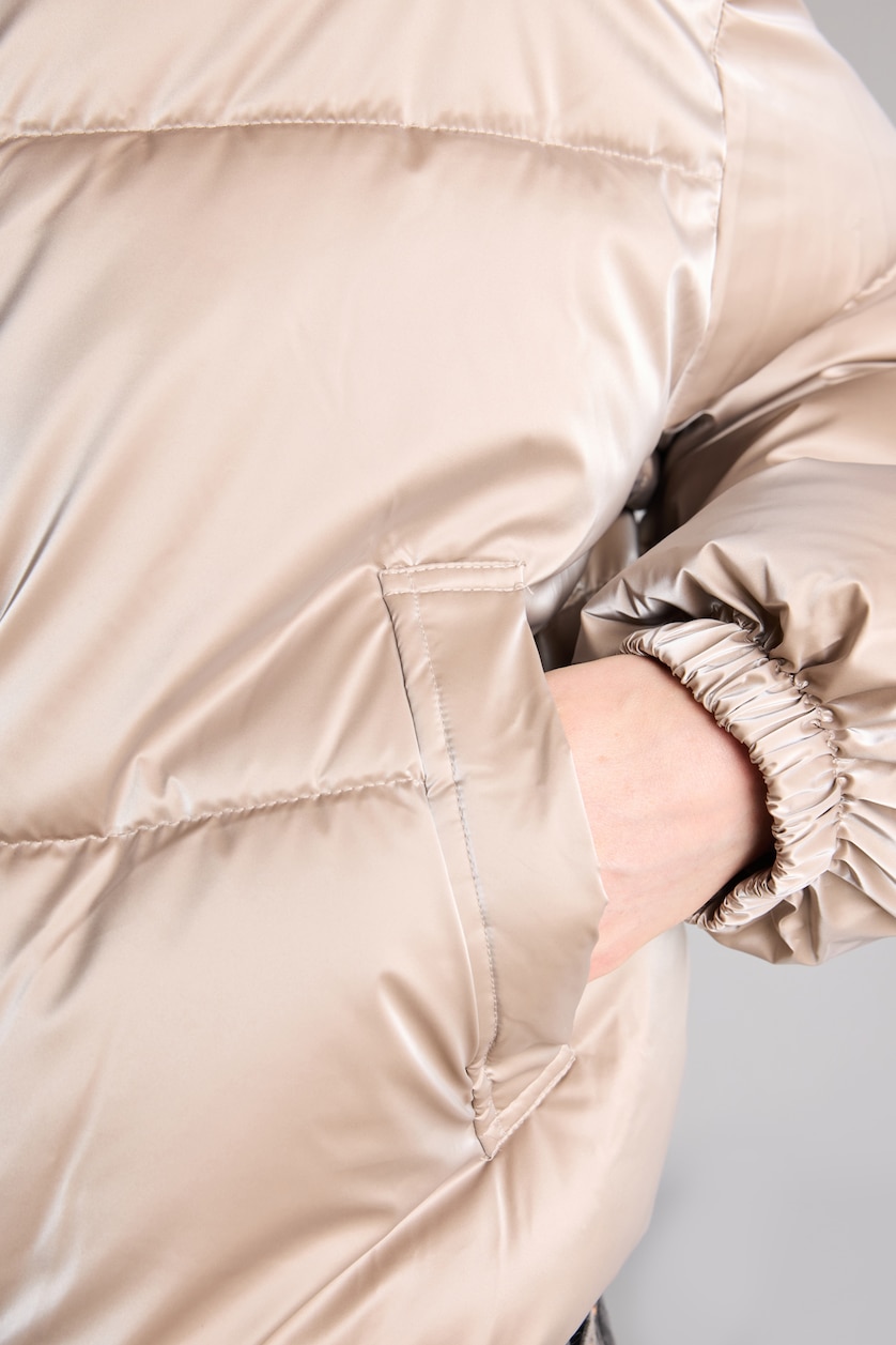 Woman Ecru Zipper Puffer Jacket
