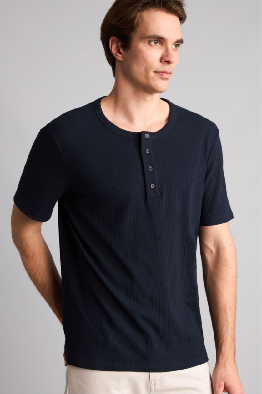 Erkek Lacivert Slim Fit Kısa Kollu Tişört