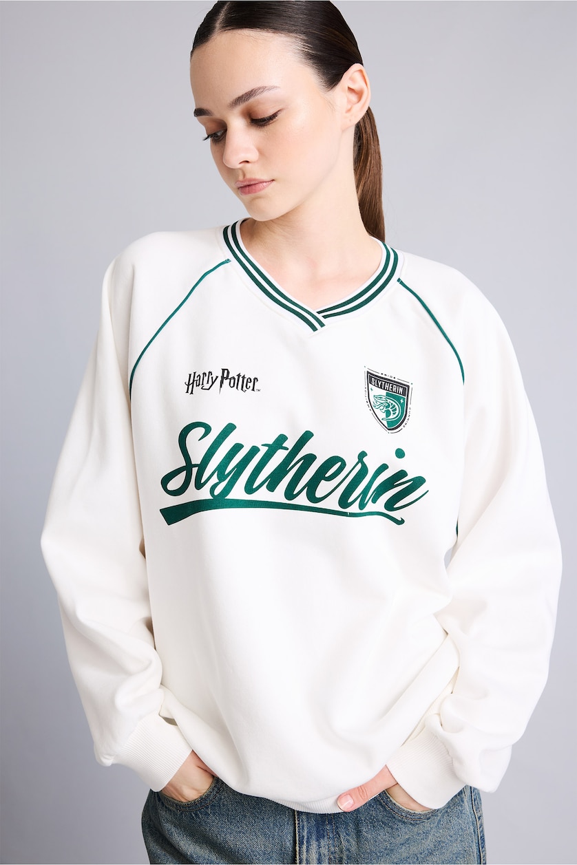 Woman White Harry Potter Print Oversize V-Neck Thick Sweatshirt