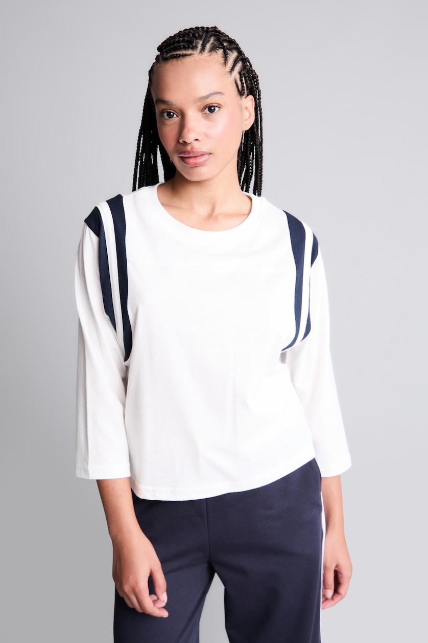 نساء بيج فاتح T-shirt de sport écru à col rond et manches longues Coupe standard