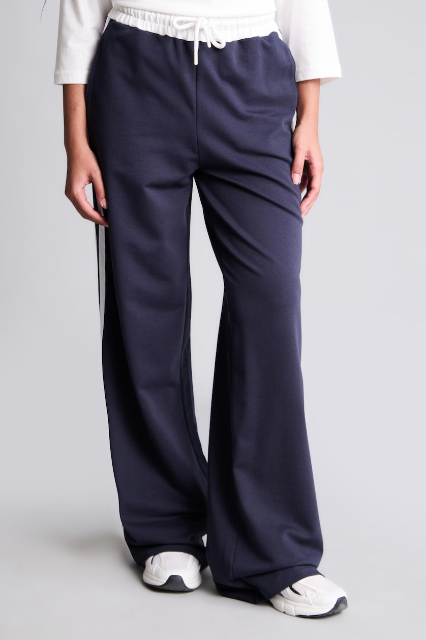 Women NAVY Straight Fit With Pockets Thin Sweatshirt Fabric Trousers