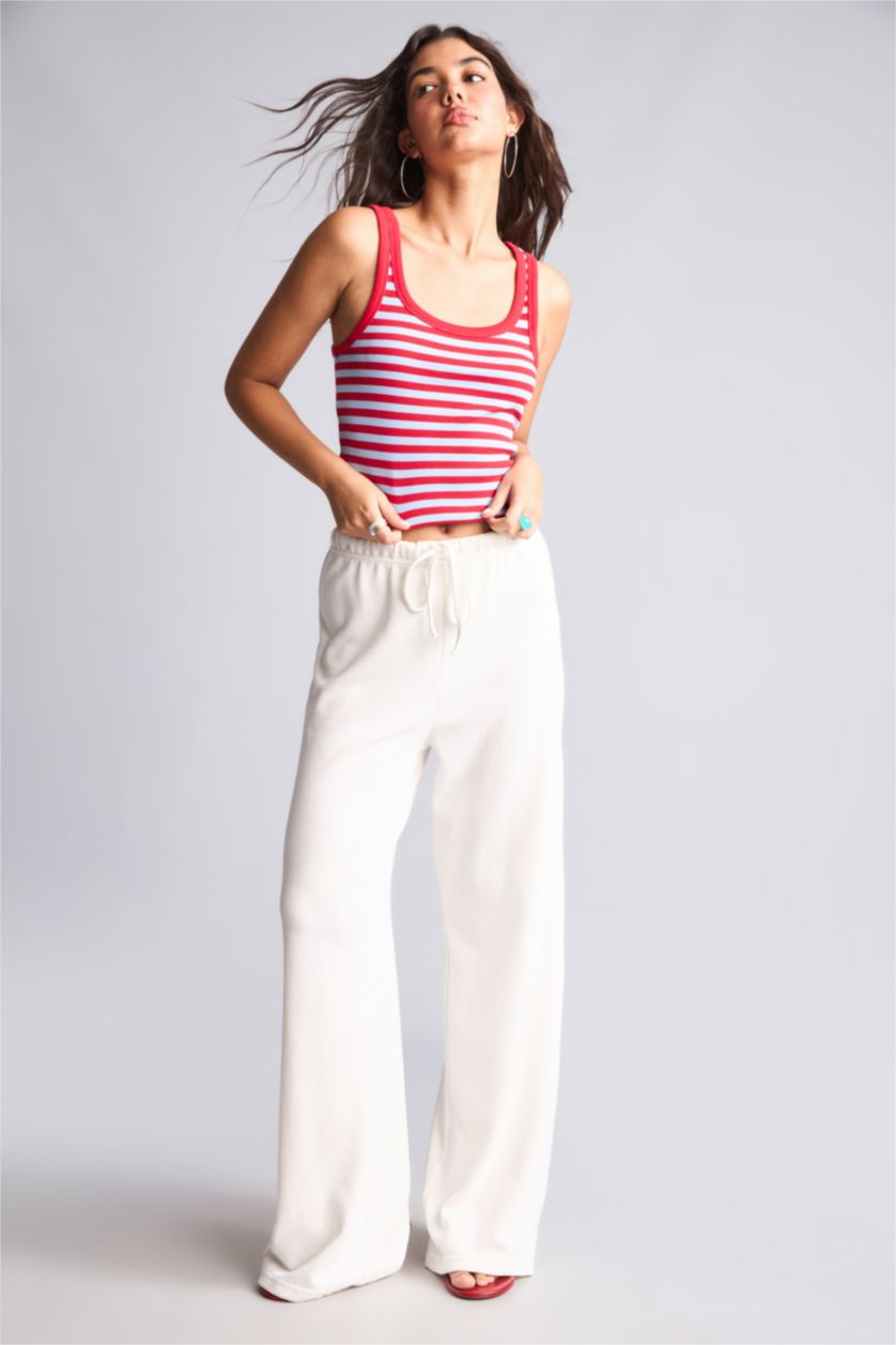 Women Ecru Straight Fit Trousers