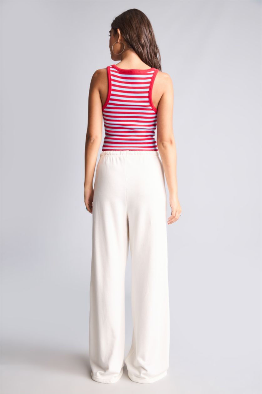 Women Ecru Straight Fit Trousers