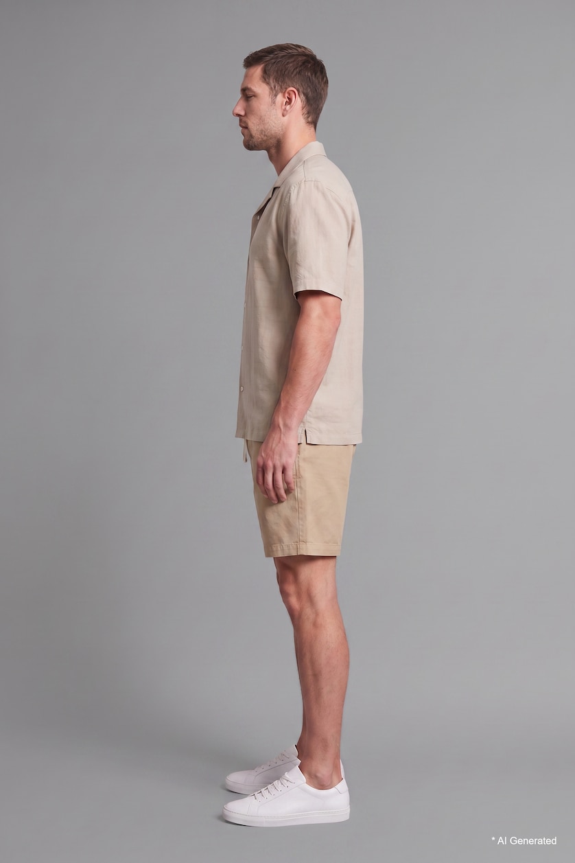 Men Beige Relax Fit Elastic Waist Shorts